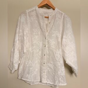 Jennifer and Grace Elegant White floral embroidered Women's Top,‎ Size Small